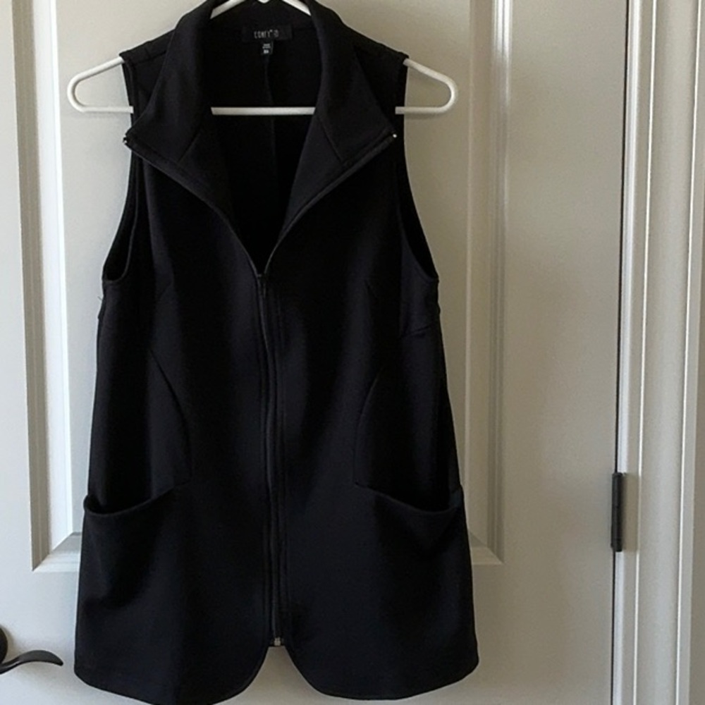 Brand Comfy Black Zip-Up Vest Great for 3 seasons